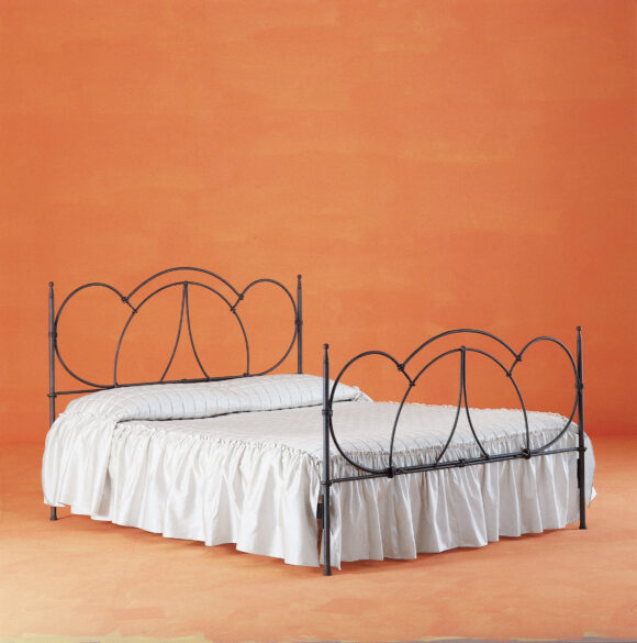 Letto matrimoniale in ferro battuto verniciato nero Portovenere -0