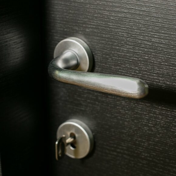 Maniglia cromo satinato per porta interna modello MA1 -0