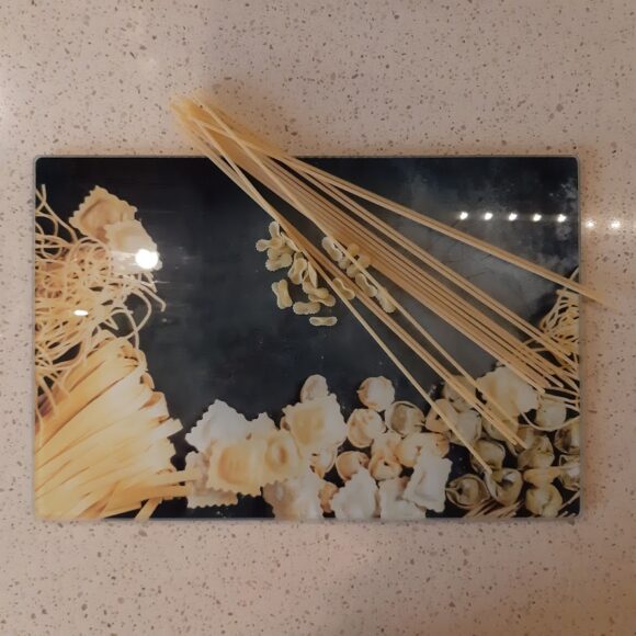 Tagliere in vetro con stampa di pasta da cm. 30 x 20-565