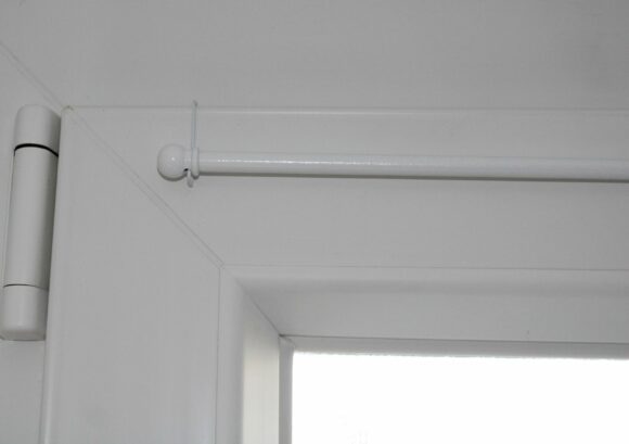 COPPIA di BASTONI ESTENSIBILI per tendine a vetro di lunghezza cm. 50/70 e diametro mm. 7 Finitura BIANCO-867