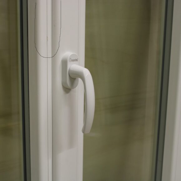 Finestra in PVC bianco pellicolato a 2 ante-928