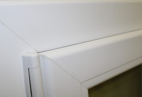 Finestra in PVC bianco pellicolato a 2 ante-931