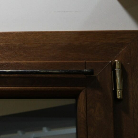 BASTONE ESTENSIBILE per tendine a vetro di lunghezza cm. 60/80 e diametro cm. 1 Finitura NERO-ORO-895
