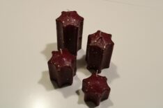 Candele a forma di Stella colore Bordeaux con piccoli brillantini a forma di stelline dorate -1248