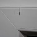 GANCIO per tenda senza fori BIANCO, gancio per serramenti in PVC e legno sp. mm. 19/21 - Gancio corto-0