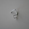 GANCIO per tenda senza fori BIANCO, gancio per serramenti in PVC e legno sp. mm. 16/18 - Gancio corto-0