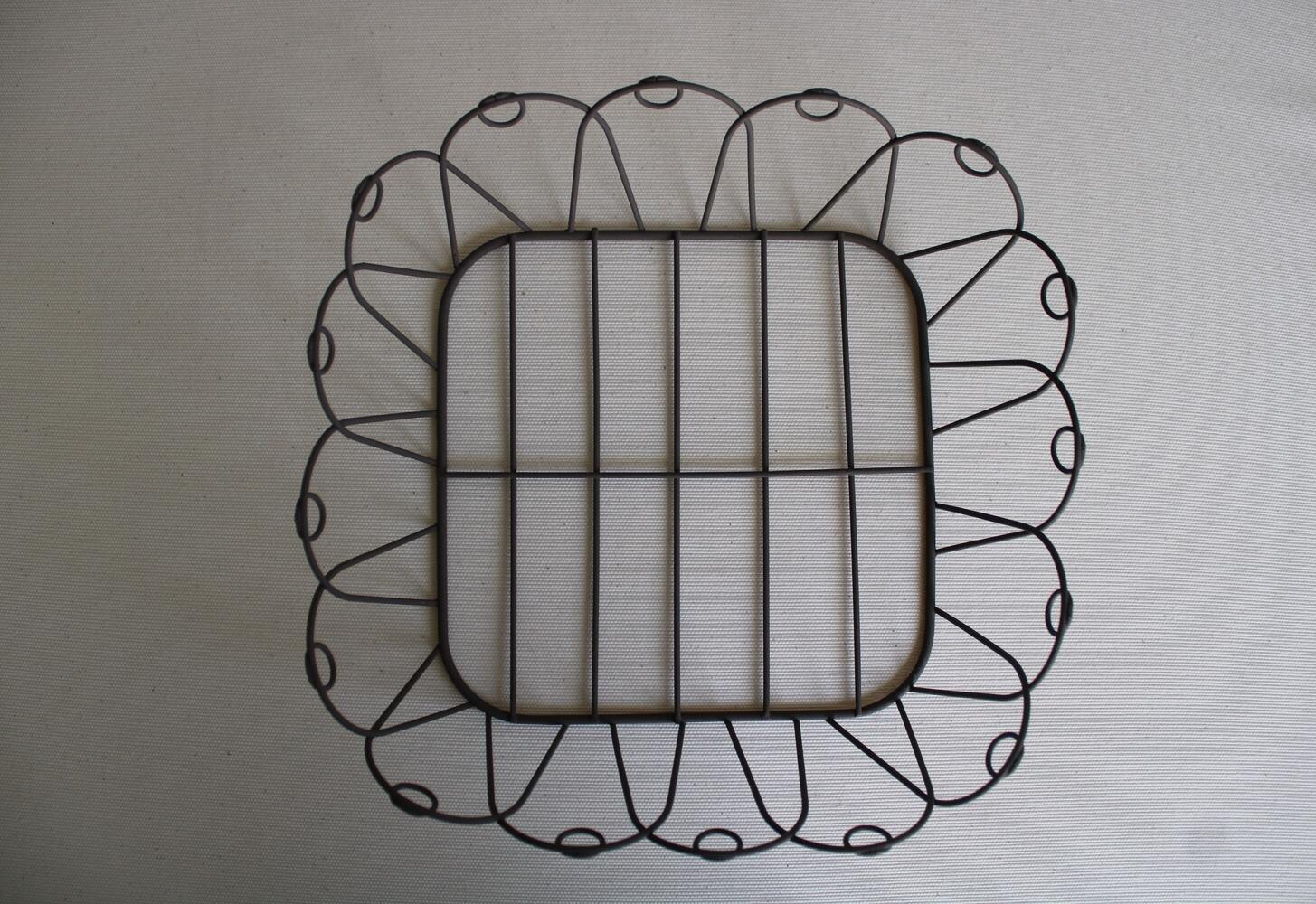 Cestino in Metallo traforato Marrone da cm. 28 x 28 x 10 H-0
