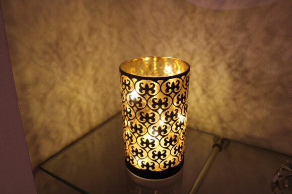 Lampade porta tealight in vetro decorato con luci a led - Nero/Oro e Bianco/Oro - cm. cm. Ø 9 x 15 H-1759