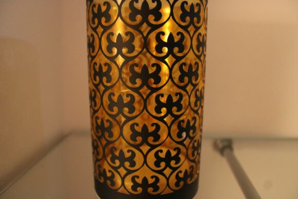 Lampade porta tealight in vetro decorato con luci a led - Nero/Oro e Bianco/Oro - cm. cm. Ø 9 x 15 H-1758