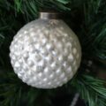 Pallina di Natale in vetro Bianco Madreperla Decoro natalizio forma di Sfera da Ø 7 cm. -0