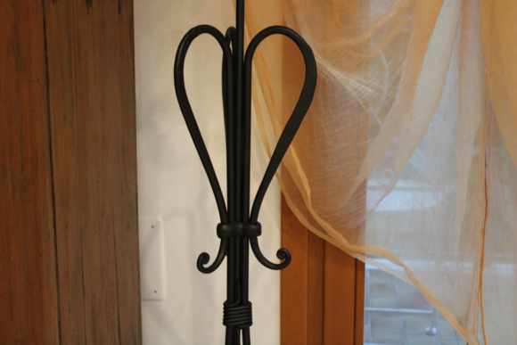 Portavaso alto Piantana in ferro battuto verniciato nero Erice-1915