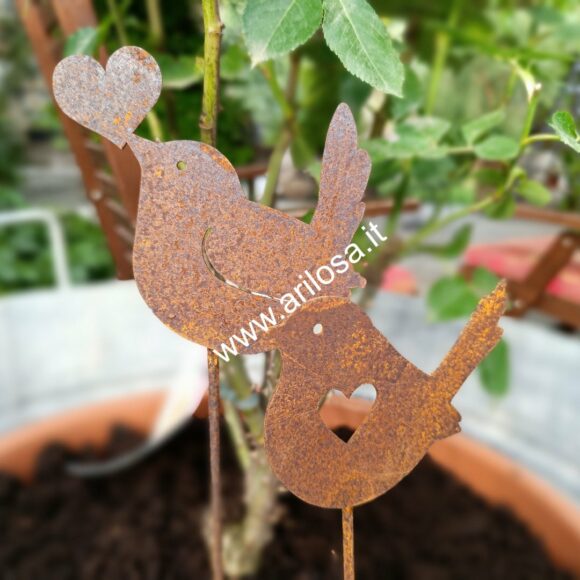Decorazione in Ferro arrugginito - Uccellino con Cuore intagliato - stelo cm. 25-2139